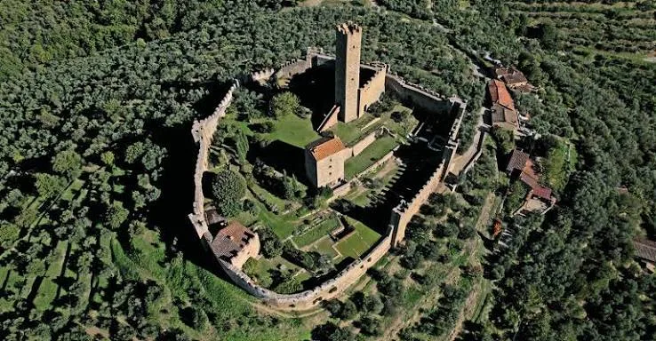 Castello di Montecchio Vesponi visto dall’alto
