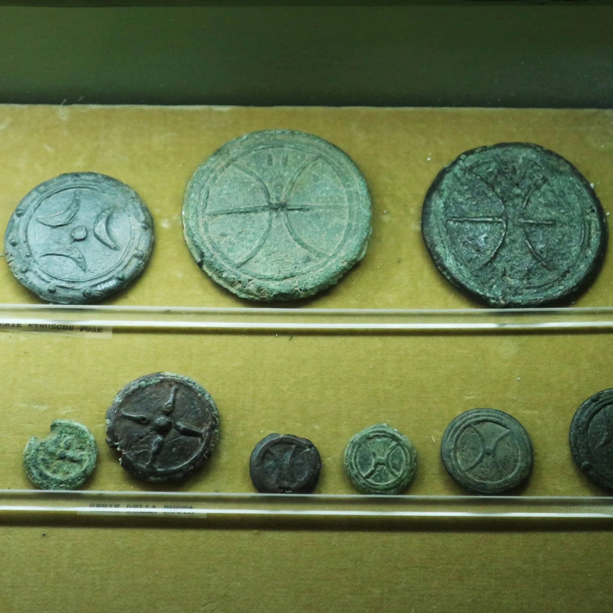 Monete antiche esposte in museo